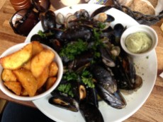 Mussels! Always a favorite. And amazing french fries and aioli.